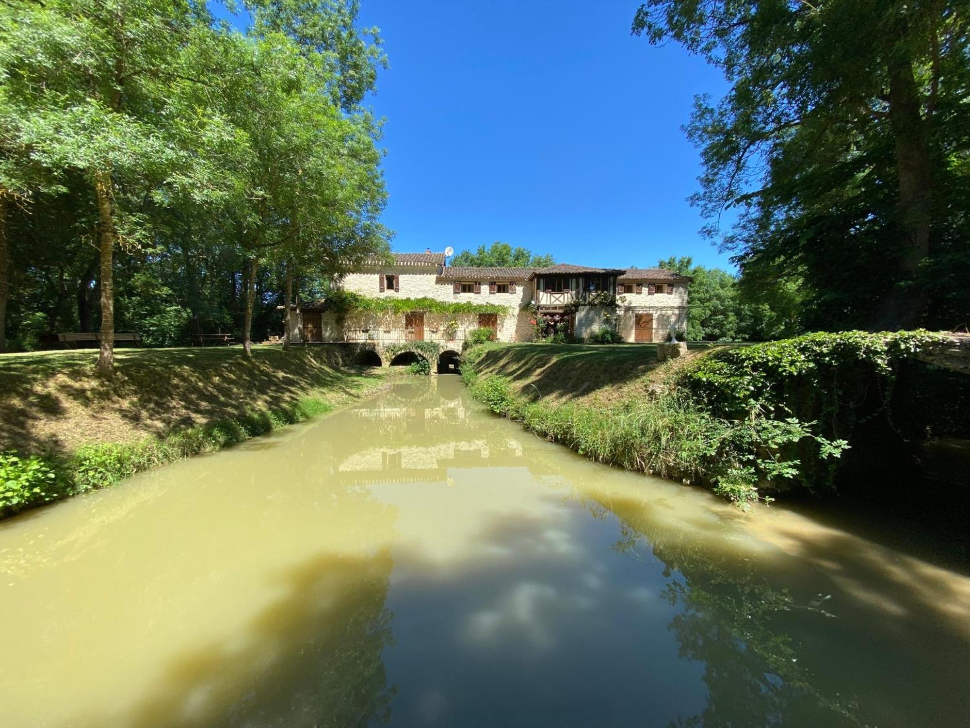 Gite Le Moulin Samsara Homps  外观 照片