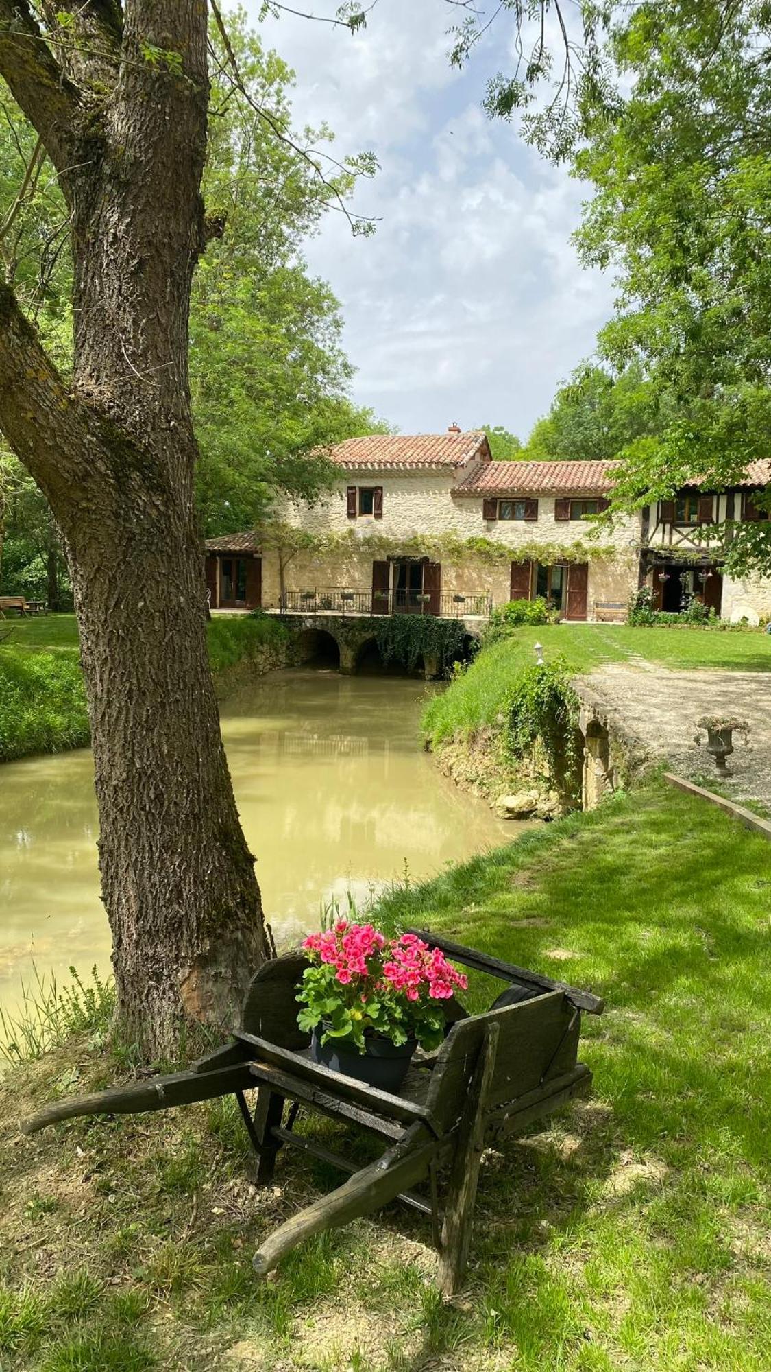 Gite Le Moulin Samsara Homps  外观 照片